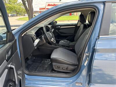 2025 Volkswagen Jetta SE   - Photo 17 - Dallas, TX 75252