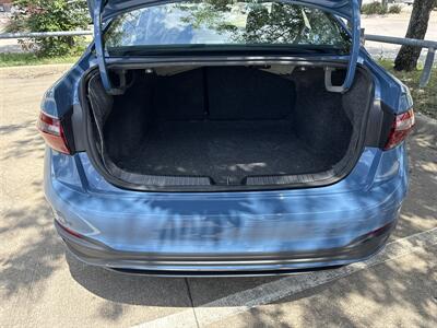 2025 Volkswagen Jetta SE   - Photo 16 - Dallas, TX 75252