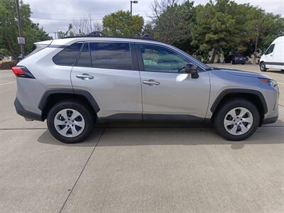 2020 Toyota RAV4 LE   - Photo 8 - Dallas, TX 75252