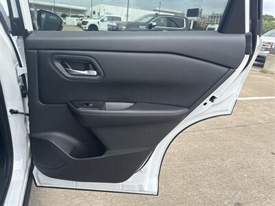 2024 Nissan Rogue SV   - Photo 12 - Dallas, TX 75252