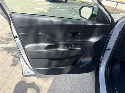 2024 Hyundai KONA SEL - Photo 13 - Dallas, TX 75252
