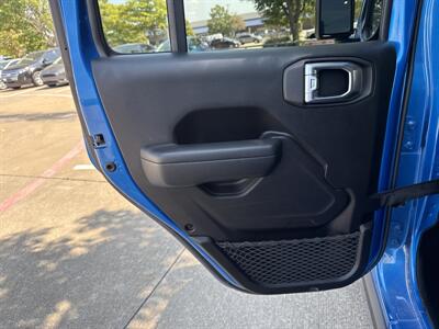 2024 Jeep Wrangler Rubicon 4xe   - Photo 12 - Dallas, TX 75252