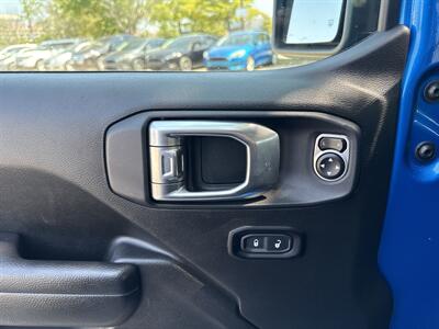 2024 Jeep Wrangler Rubicon 4xe   - Photo 11 - Dallas, TX 75252