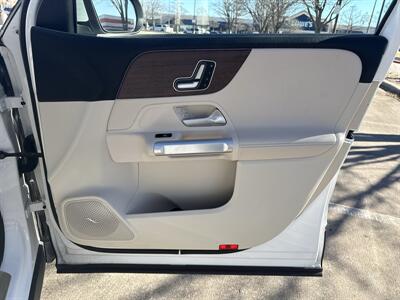 2023 Mercedes-Benz EQB EQB 300 4MATIC   - Photo 14 - Dallas, TX 75252