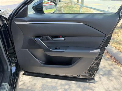 2024 Mazda CX-50 2.5 S Preferred   - Photo 16 - Dallas, TX 75252