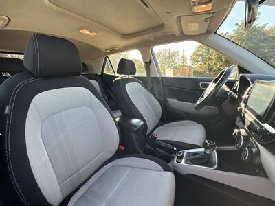 2024 Hyundai VENUE SEL   - Photo 34 - Dallas, TX 75252