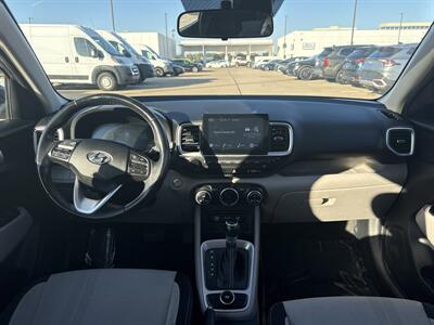 2024 Hyundai VENUE SEL   - Photo 19 - Dallas, TX 75252