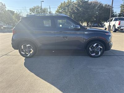 2024 Hyundai VENUE SEL   - Photo 8 - Dallas, TX 75252