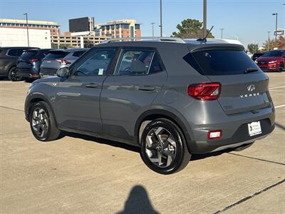 2024 Hyundai VENUE SEL   - Photo 5 - Dallas, TX 75252