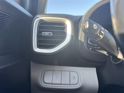 2024 Hyundai VENUE SEL   - Photo 29 - Dallas, TX 75252