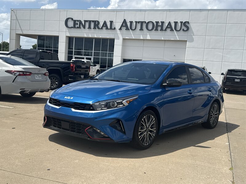 2023 Kia Forte GT-Line   - Photo 1 - Dallas, TX 75252