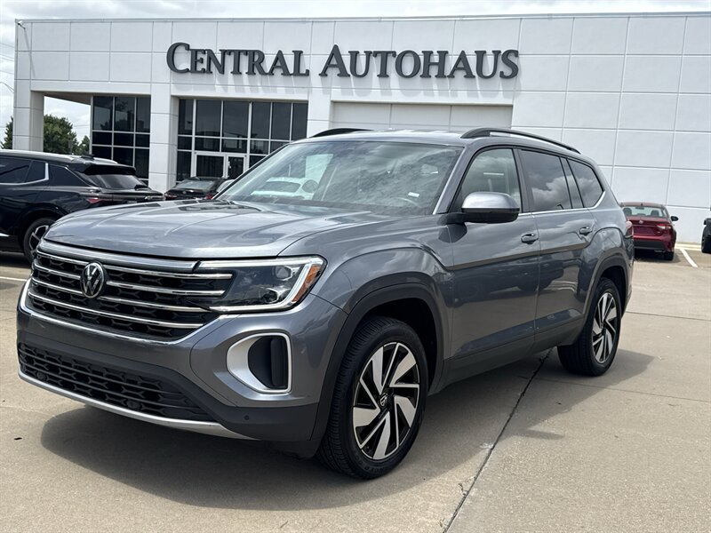 2025 Volkswagen Atlas SE  