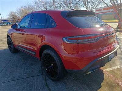 2023 Porsche Macan   - Photo 4 - Dallas, TX 75252