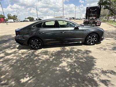 2025 Hyundai SONATA SEL   - Photo 8 - Dallas, TX 75252