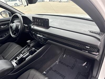 2024 Honda Accord Hybrid Sport   - Photo 21 - Dallas, TX 75252
