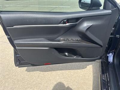 2022 Toyota Camry SE   - Photo 10 - Dallas, TX 75252