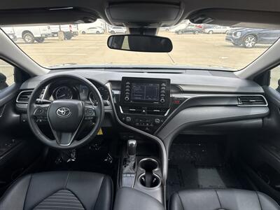 2022 Toyota Camry SE   - Photo 20 - Dallas, TX 75252
