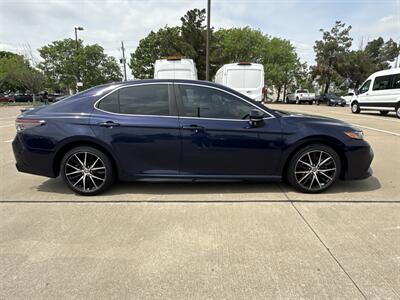 2022 Toyota Camry SE   - Photo 8 - Dallas, TX 75252