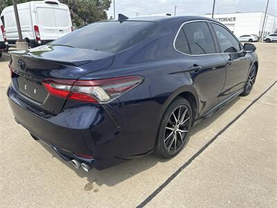2022 Toyota Camry SE   - Photo 7 - Dallas, TX 75252