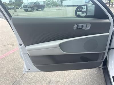 2024 Hyundai IONIQ 6 SEL   - Photo 10 - Dallas, TX 75252