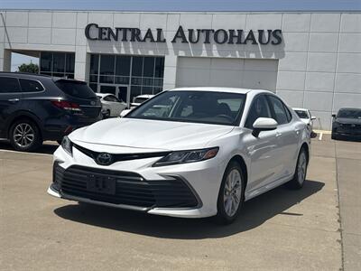2025 Toyota Camry SE   - Photo 1 - Dallas, TX 75252