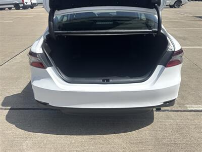 2025 Toyota Camry SE   - Photo 15 - Dallas, TX 75252