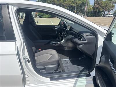 2025 Toyota Camry SE   - Photo 18 - Dallas, TX 75252
