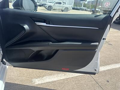 2025 Toyota Camry SE   - Photo 13 - Dallas, TX 75252