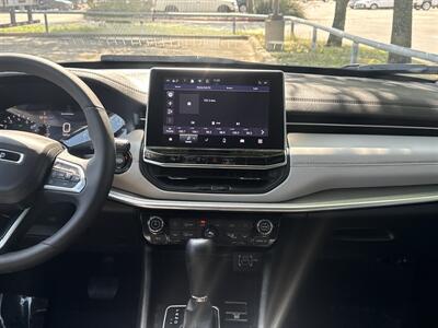 2026 Jeep Compass Limited   - Photo 25 - Dallas, TX 75252