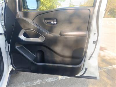 2022 Nissan Frontier SV   - Photo 13 - Dallas, TX 75252