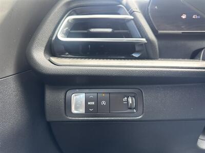 2025 Chevrolet Traverse LT   - Photo 28 - Dallas, TX 75252
