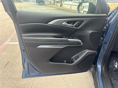 2025 Chevrolet Traverse LT   - Photo 10 - Dallas, TX 75252