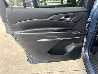 2025 Chevrolet Traverse LT   - Photo 11 - Dallas, TX 75252