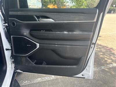 2024 Jeep Wagoneer L Series II   - Photo 13 - Dallas, TX 75252