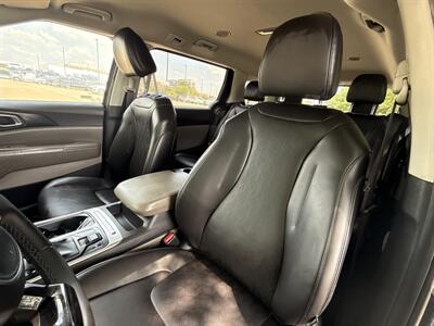 2025 Kia Carnival LX   - Photo 38 - Dallas, TX 75252