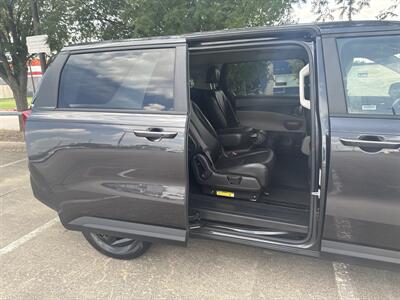 2025 Kia Carnival LX   - Photo 17 - Dallas, TX 75252