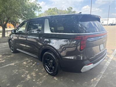 2025 Kia Carnival LX   - Photo 5 - Dallas, TX 75252