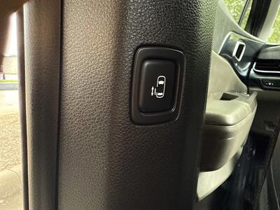 2025 Kia Carnival LX   - Photo 15 - Dallas, TX 75252