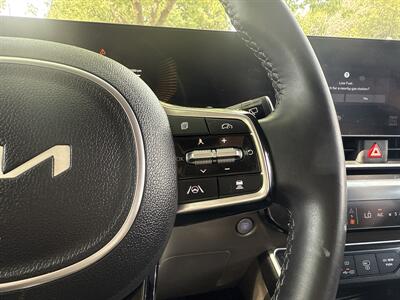 2025 Kia Carnival LX   - Photo 29 - Dallas, TX 75252