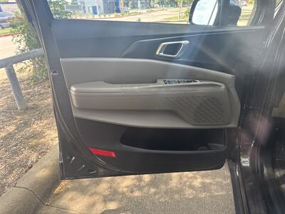2025 Kia Carnival LX   - Photo 10 - Dallas, TX 75252