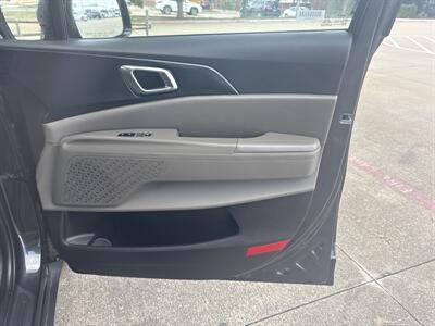 2025 Kia Carnival LX   - Photo 12 - Dallas, TX 75252