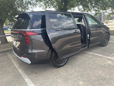 2025 Kia Carnival LX   - Photo 16 - Dallas, TX 75252