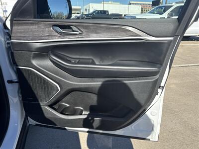 2024 Jeep Grand Cherokee 4xe   - Photo 14 - Dallas, TX 75252