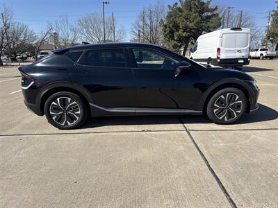 2024 Kia EV6 Light Long Range   - Photo 8 - Dallas, TX 75252