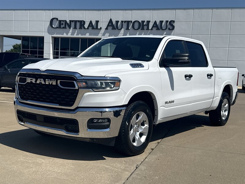 2025 RAM 1500 Big Horn/Lone Star 4x4 Crew Cab 5'7's photo