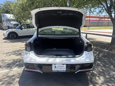 2025 Hyundai SONATA SEL   - Photo 14 - Dallas, TX 75252