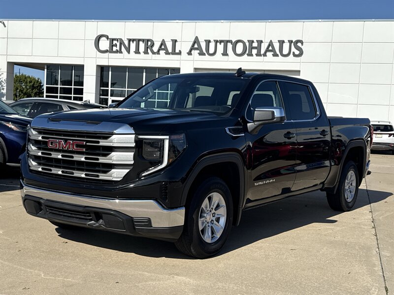 2024 GMC Sierra 1500 SLE's photo