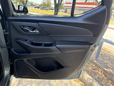 2023 Chevrolet Traverse LT   - Photo 13 - Dallas, TX 75252