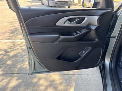 2023 Chevrolet Traverse LT   - Photo 10 - Dallas, TX 75252