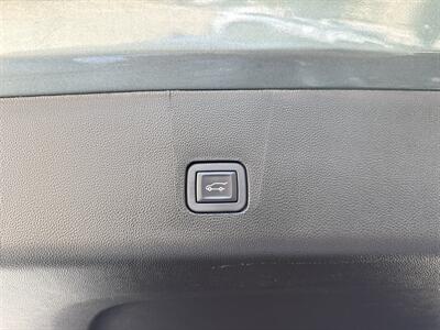 2023 Chevrolet Traverse LT   - Photo 16 - Dallas, TX 75252